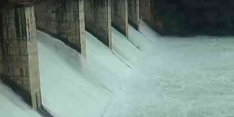 பல பிரதான நீர்த்தேக்கங்கள் வான் பாய்கின்றன!