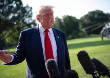 அமெரிக்காவின் ‘கிரீன் கார்ட்’ திட்டம் தற்காலிகமாக இடைநிறுத்தம்!