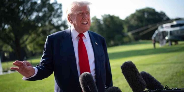 அமெரிக்காவின் ‘கிரீன் கார்ட்’ திட்டம் தற்காலிகமாக இடைநிறுத்தம்!