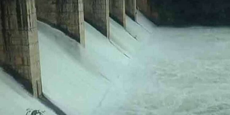 நீர் மட்ட உயர்வு 36 பிரதான நீர்த்தேக்கங்கள் வான் பாய்வு!