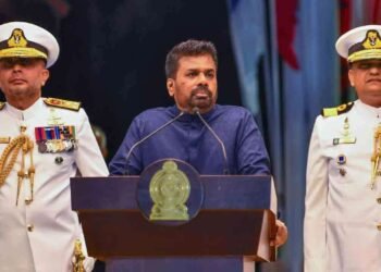 நாட்டை மீண்டும் கட்டியெழுப்பும் உறுதியுடன் ஒன்றிணைவோம்