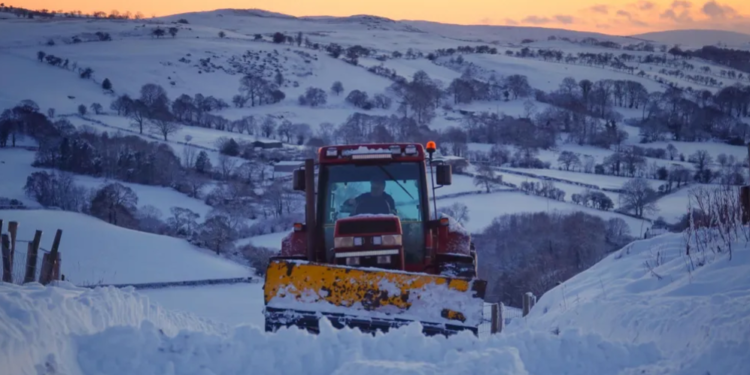 கோரெட்டி புயல் – கடுமையான குளிரை எதிர்கொள்ளும் வேல்ஸ்