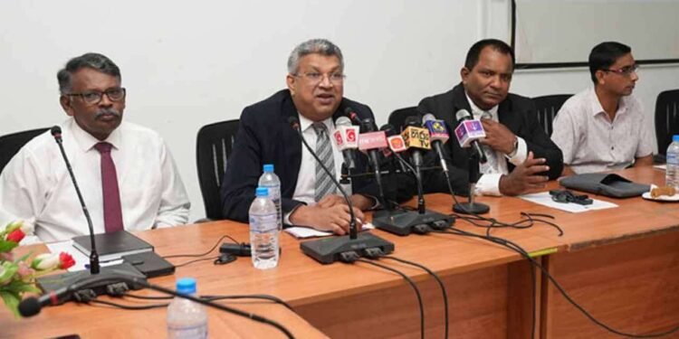 சட்டமா அதிபரை நீக்குவது தொடர்பில் அமைச்சரவையில் கலந்துரையாடப்படவில்லை