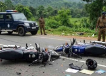 கேகாலை – அவிசாவளை வீதியில் கோர விபத்து – ஒருவர் பலி