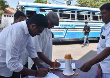 எலுவங்குளம் – புத்தளம் வீதியைத் திறக்கக் கோரி கையெழுத்து வேட்டை