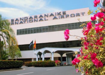 சிகரெட்டுகளுடன் பண்டாரநாயக்க சர்வதேச விமான நிலையத்தில் தம்பதியினர் கைது!