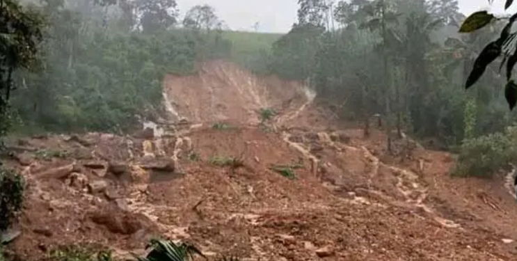 இரண்டு மாவட்டங்களுக்கு மண் சரிவு குறித்து அசவர எச்சரிக்கை!