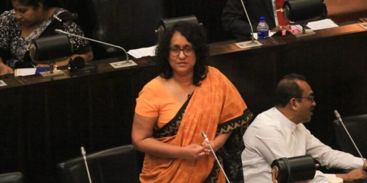 பிரதமருக்கு எதிரான நம்பிக்கையில்லாப் பிரேரணை : கையொப்பம் திரட்டும் நடவடிக்கையை ஆரம்பித்த எதிர்க்கட்சி