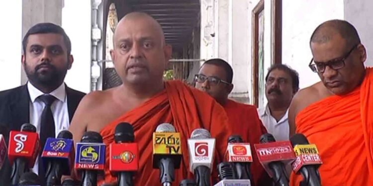 உலப்பனே தேரர் CID யில் இருந்து வௌியேறினார்