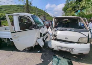 ஹட்டனில் லொறி – வேன் மோதி விபத்து: இருவர் படுகாயம்