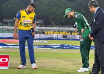 நாணய சுழற்சியில் பாகிஸ்தான் வெற்றி