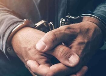 பல நிதி மோசடிகளுடன் தொடர்புடைய நபர் ஒருவர் கைது