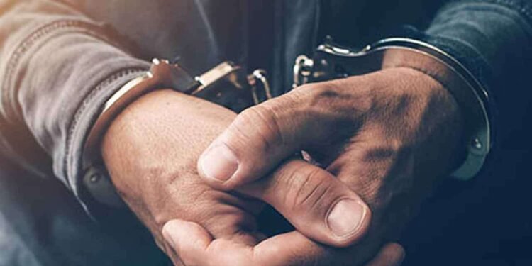 பல நிதி மோசடிகளுடன் தொடர்புடைய நபர் ஒருவர் கைது