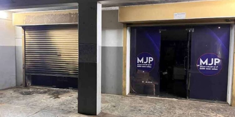 தீவைக்கப்பட்ட யாழ் தாயக மக்கள் கட்சி அலுவலகம் – பரபரப்பு!