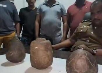 கருங்கல் பேழைகளுக்குள் இருந்த விலைமதிப்பற்ற திரவம்!