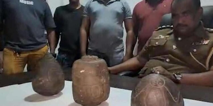 கருங்கல் பேழைகளுக்குள் இருந்த விலைமதிப்பற்ற திரவம்!