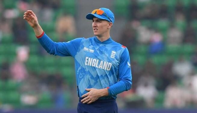 இங்கிலாந்து அணி வீரருக்கு அபராதம்!