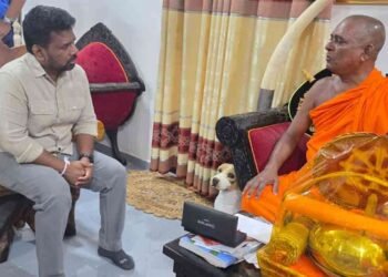 நயினாதீவு நாக விகாரைக்கு சென்ற ஜனாதிபதி