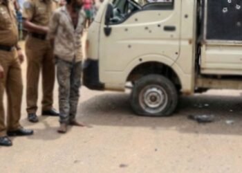 பொலிஸாரின் கட்டளையை மீறிச் சென்ற லொறி மீது துப்பாக்கிப் பிரயோகம்