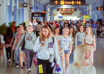 2026 இல் மூன்று மில்லியன் சுற்றுலாப் பயணிகளின் வருகையை அரசாங்கம் இலக்காகக் கொண்டுள்ளதாக பிரதமர் அறிவிப்பு