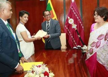 இலங்கையின் முதலாவது பெண் கணக்காய்வாளர் நாயகம் சத்தியப்பிரமாணம்!