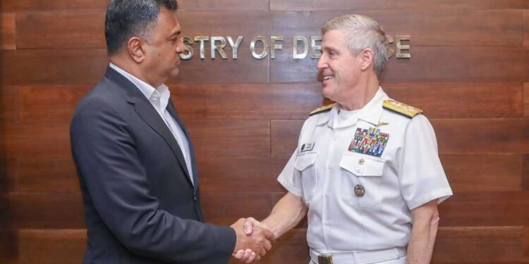 பாதுகாப்பு செயலாளரை சந்தித்த, அமெரிக்க கடற்படை தளபதி