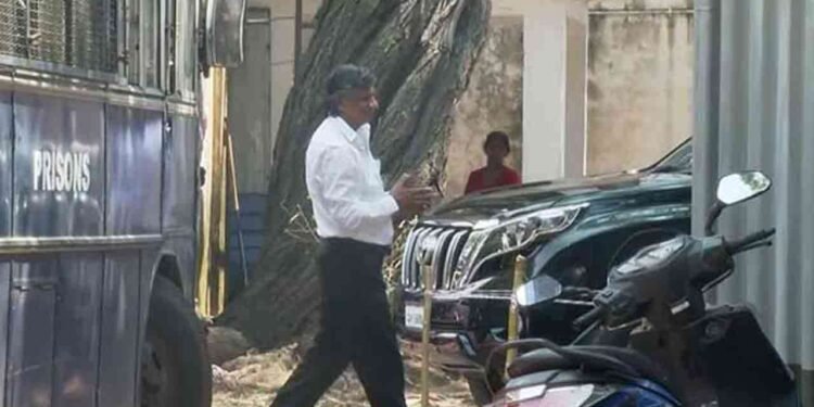 சமன் ஏக்கநாயக்க விளக்கமறியலில்