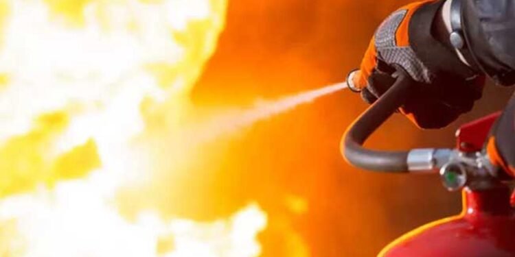 பட்டாசு தொழிற்சாலையில் திடீர் தீ விபத்து: ஊழியர் ஒருவர் படுகாயம்!