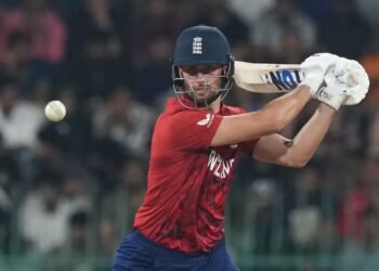 நியூசிலாந்தை வீழ்த்தி இங்கிலாந்து அபார வெற்றி