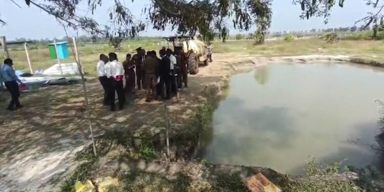 செம்மணியில் வெள்ளநீரை வெளியேற்றும் நடவடிக்கை!