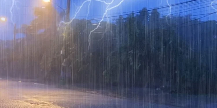 பல மாவட்டங்களில் இடியுடன் கூடிய மழை