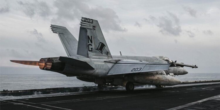 யுஎஸ்எஸ் ஆபிரகாம் லிங்கன் கப்பலின் தாக்குதல்கள் தொடரும் – அமெரிக்கா