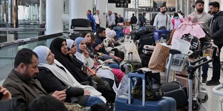 டுபாய் விமான நிலைய தாக்குதலில் நால்வர் காயம்!