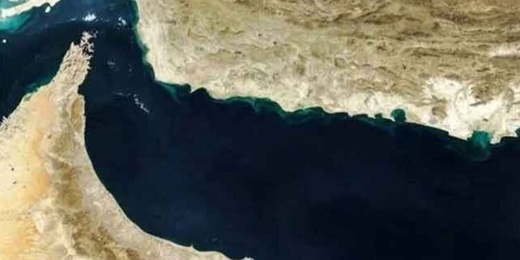 ஹோர்முஸ் நீரிணையை முழுமையாக மூடியது ஈரான்