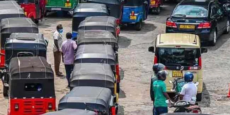 கொழும்பில் வாகன தரிப்பிடக் கட்டணம் வசூலிப்பு நாளை முதல் மீண்டும் ஆரம்பம்!