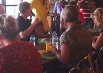 சுற்றுலாப் பயணிகளுக்கு இலவச உணவு!