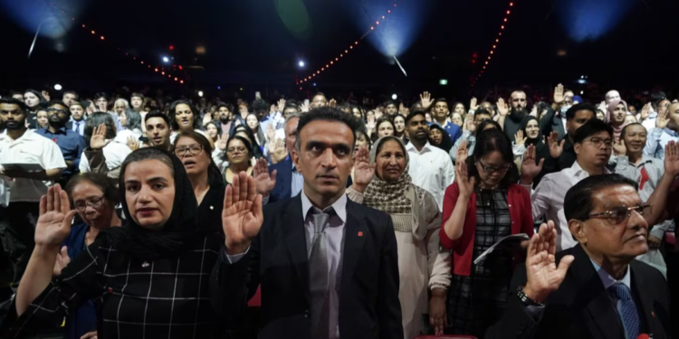 கனடாவின் மக்கள் தொகையில் திடீர் சரிவு