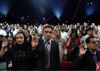 கனடா குடியுரிமைச் சட்டத்தில் அதிரடி மாற்றம்-குவியும் விண்ணப்பங்கள்!