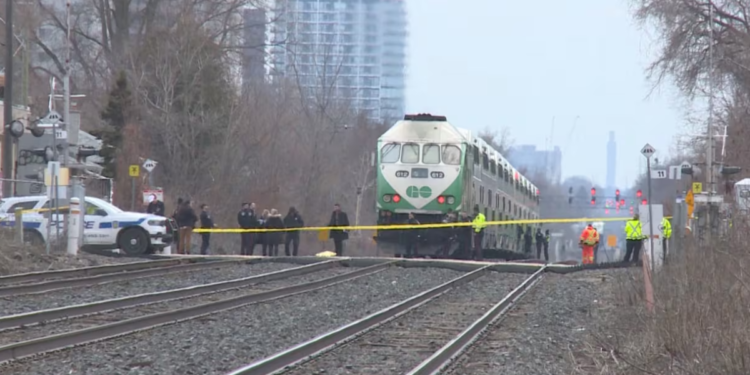 கனடாவில் கோர ரயில் விபத்தில் சிறுவன் பலி