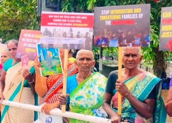 கண்ணீர் சுமக்கும் கரங்கள்: நீதிக்கான பெண்களின் அறப்போராட்டம்!