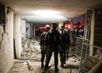 ஈரானின் ஏவுகணைத் தாக்குதலில் இஸ்ரேலில் 100 பேர் வரை காயம்