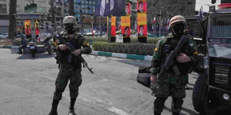 அமெரிக்க, இஸ்ரேலுடன் செயற்பட்ட 25 ஈரானியர்கள் கைது!