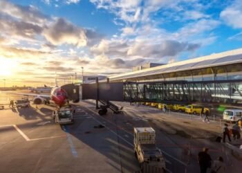 கட்டுநாயக்க விமான நிலையத்தில் 115 விமானங்கள் ரத்து!