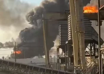 டெக்சாஸ் எண்ணெய் சுத்திகரிப்பு நிலையத்தில் பாரிய வெடிப்பு