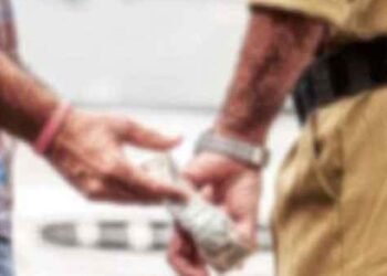 4000 ரூபாய் இலஞ்ச பெற்ற பொலிஸ் சார்ஜன்ட் கைது