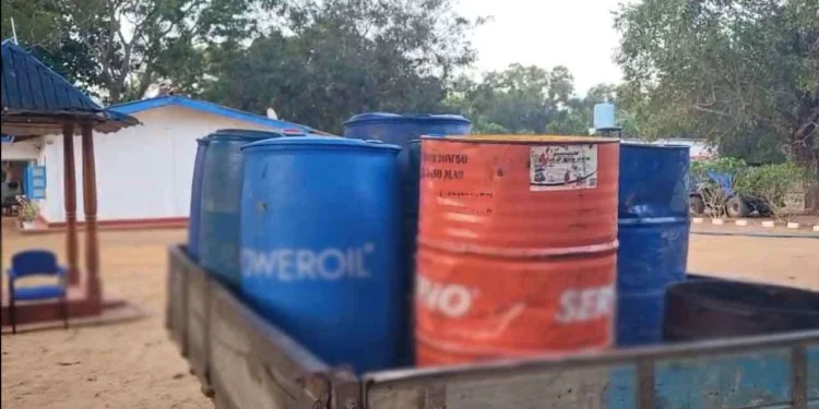 கிளிநொச்சியில் பாரியளவு எரிபொருள் மீட்பு: சந்தேகநபர் கைது!