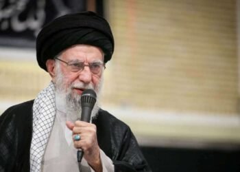 யார் இந்த அயதுல்லா அலி கமேனி?