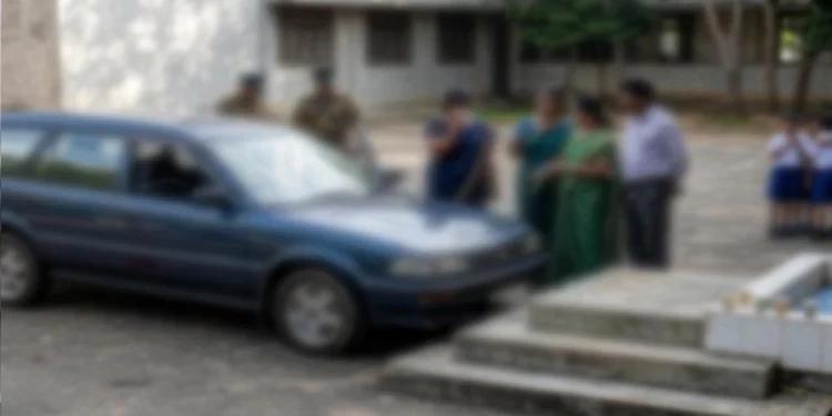 பாடசாலையில் பெரும் சோகம்: வாகனத்தில் சிக்கி மாணவன் பலி