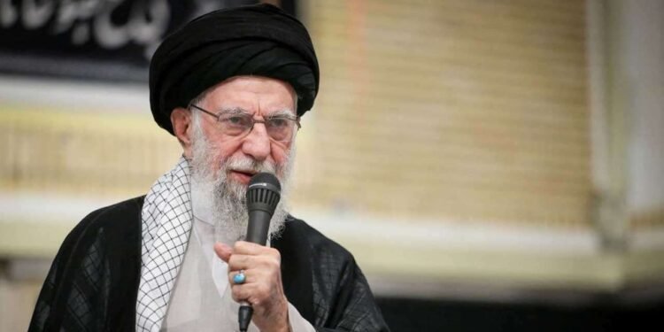 யார் இந்த அயதுல்லா அலி கமேனி?