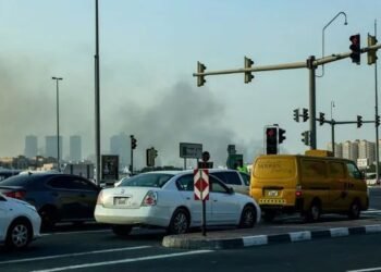 டுபாயில் ஏவுகணை சிதறல்கள் விழுந்து விபத்து: இலங்கையர் ஒருவர் உட்பட நால்வர் காயம்!